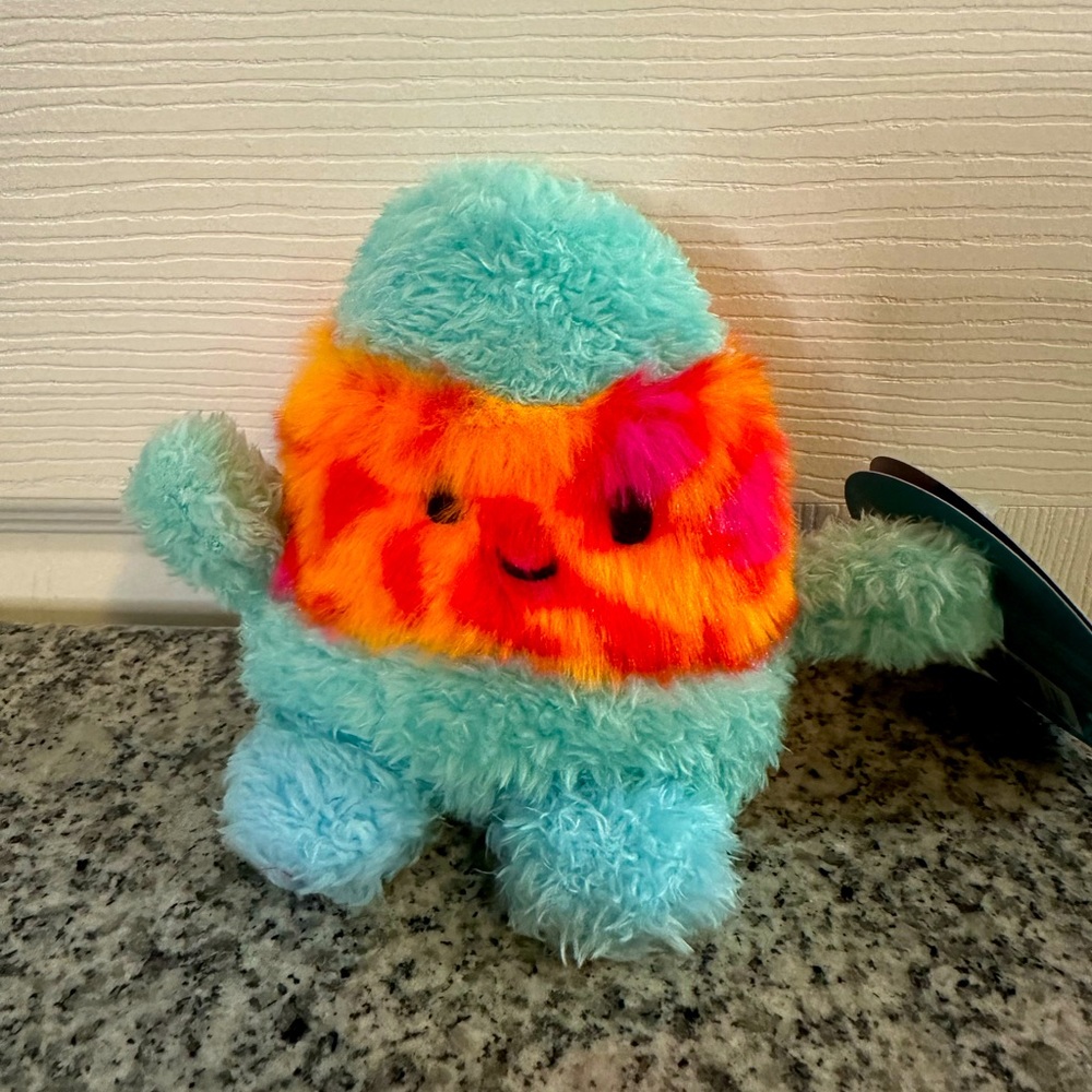 NWT 4.5” Sara the mini lava lamp BumBumz